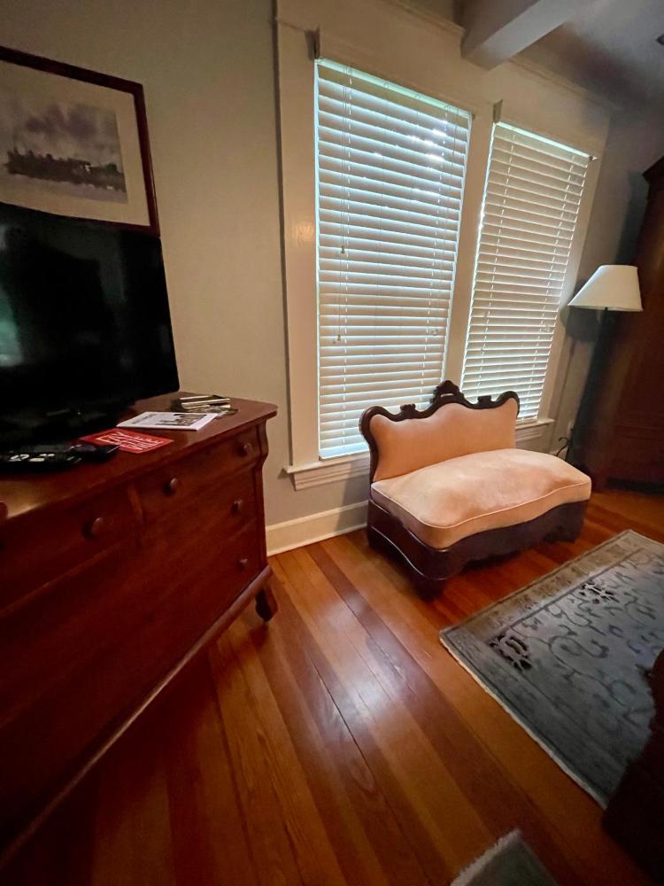 Dickson Street Bed & Breakfast